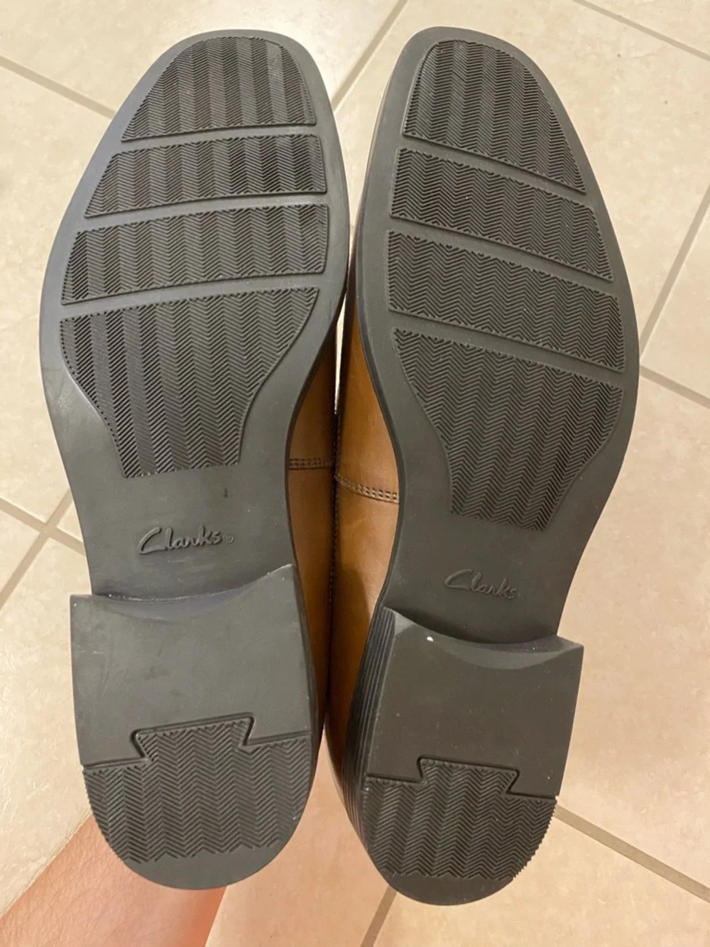 Clarks size 12 Men's Brown Leather Slip-On Loafers